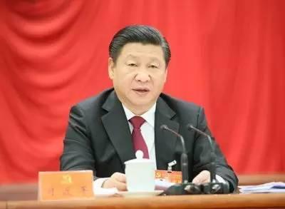 图为：十八届五中全会于2015年10月26日至29日在北京举行，习近平作重要讲话。四、构建全方位、全领域、全要素的哲学社会科学体系